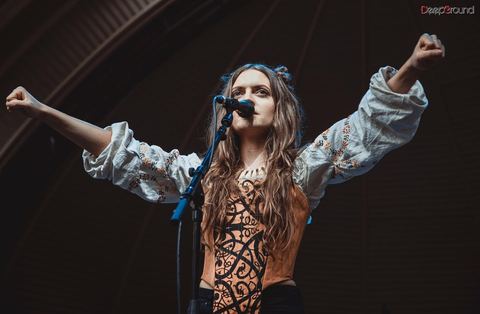 Kalandra: Norsk folklore og norrøn mytologi som sceneantrekk