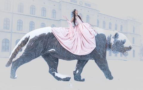 Royalty: Over 80 timer med nitidig håndverk